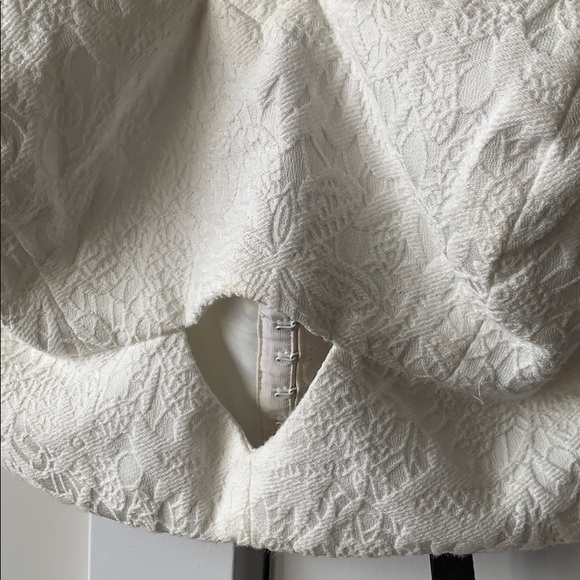 HOT MIAMI STYLES halter cropped top - Picture 4 of 6